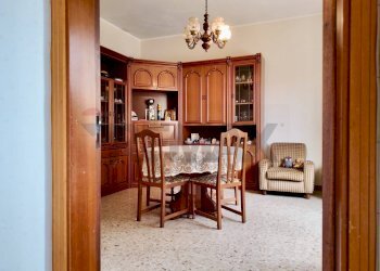 Sala da pranzo - Semi-detached house Frazione Castiglioni
 
77, Arcevia - photo 23