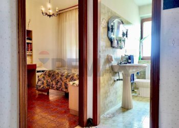 Hall / corridoio - Semi-detached house Frazione Castiglioni
 
77, Arcevia - photo 24