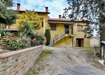 Casa all\'aperto - Semi-detached house Frazione Castiglioni
 
77, Arcevia - photo 44