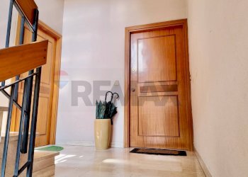 Scale - Quadrilocale Viale delle Provincie
 
26, Mondolfo - foto 6