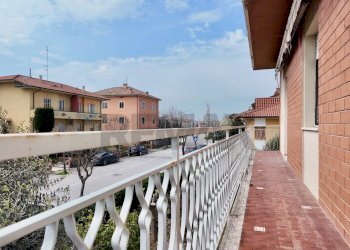 Balcone - Quadrilocale Viale delle Provincie
 
26, Mondolfo - foto 10