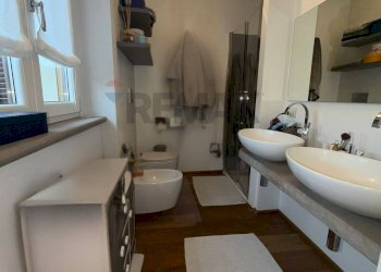 Bagno padronale - Semi-detached Villa via Garibaldi
 
21, Casteggio - photo 7