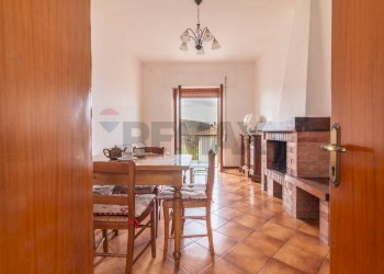 Sala da pranzo - Quadrilocale Via Vico Consorti
 
89, Semproniano - foto 1