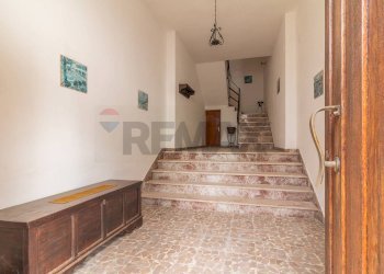 Scale - Quadrilocale Via Vico Consorti
 
89, Semproniano - foto 7