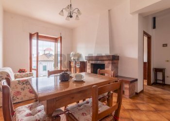 Sala da pranzo - Quadrilocale Via Vico Consorti
 
89, Semproniano - foto 10