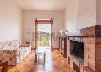 Soggiorno - Quadrilocale Via Vico Consorti
 
89, Semproniano - foto 11