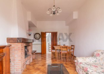 Sala da pranzo - Quadrilocale Via Vico Consorti
 
89, Semproniano - foto 16