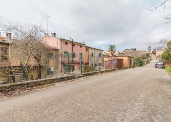 Edificio all\'aperto - Quadrilocale Via Vico Consorti
 
89, Semproniano - foto 32