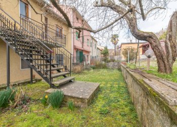 Giardino - Quadrilocale Via Vico Consorti
 
89, Semproniano - foto 35