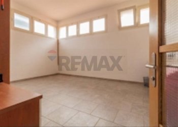 Stanza vuota - Quadrilocale Vasco de Gama
 
19, Canino - foto 8