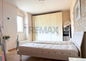 Camera / camera da letto - Trilocale Vico V Duomo
 
11, Biccari - foto 9