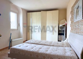 Camera / camera da letto - Trilocale Vico V Duomo
 
11, Biccari - foto 11