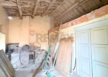 Stanza vuota - Trilocale Vico V Duomo
 
11, Biccari - foto 12