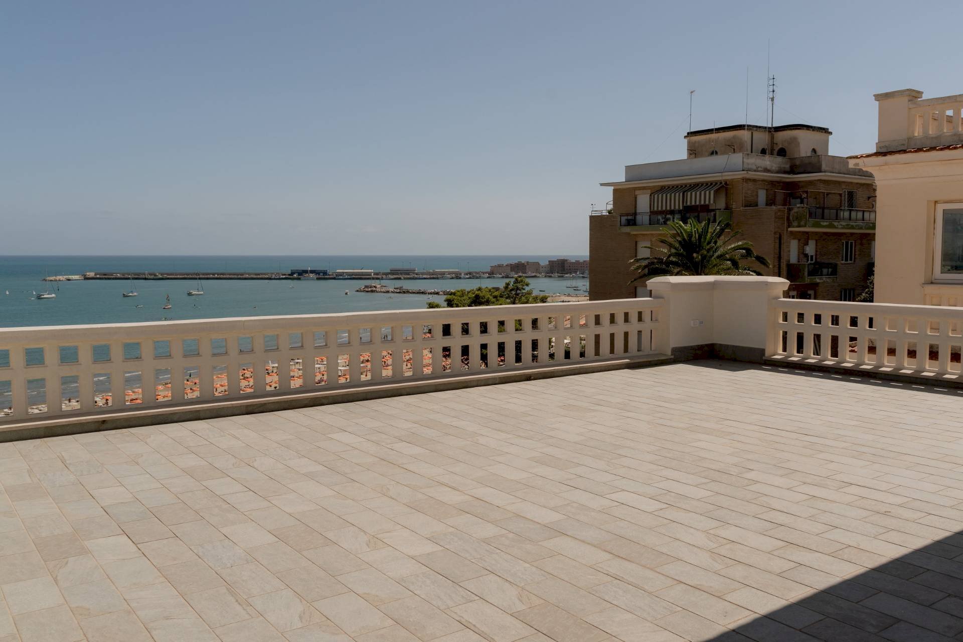 Foto 1 - Hotel Via Antonio Gramsci
 
122, Anzio - foto 1