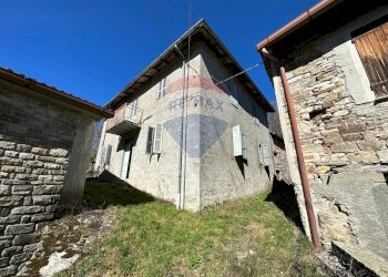 Esterno frontale - Independent house Via Agrimonte
3, Corniglio - photo 2