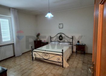 Camera / camera da letto - Villa Montecalvo Irpino - foto 11