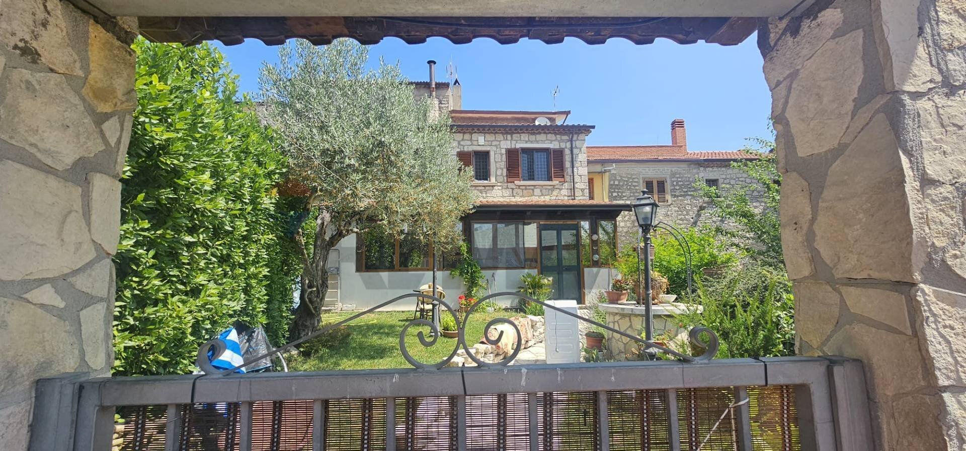 Edificio all\'aperto - Casa semi indipendente Campolattaro - foto 1