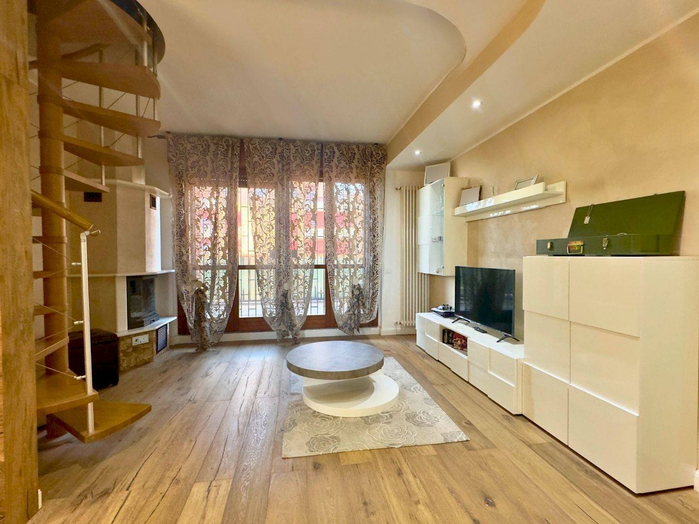 Foto 1 - Attic Largo Don Renato Coccè
 
1, Desio - photo 1