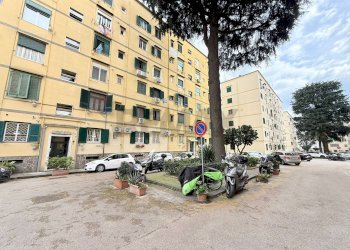 Edificio all\'aperto - Trilocale Via Saverio Altamura
 
1, Napoli - foto 3