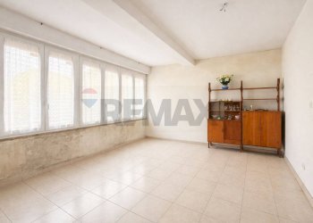 Stanza vuota - Trilocale Via Saverio Altamura
 
1, Napoli - foto 8