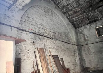 Dettagli - Magazzino VIA DOMENICO QUATTROCIOCCHI
 
13, Bagheria - foto 9