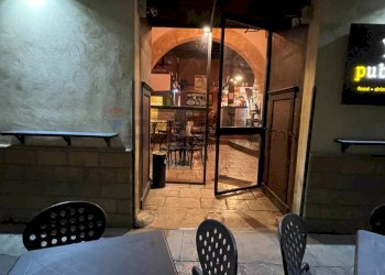 Cantina - Locale Commerciale VIA DOMENICO QUATTROCIOCCHI
 
24, Bagheria - foto 2