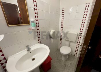 Bagno - Locale Commerciale VIA DOMENICO QUATTROCIOCCHI
 
24, Bagheria - foto 24