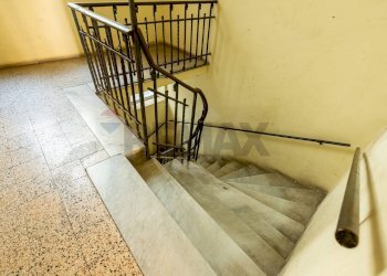 Scale - Bilocale Via Tiburtina
 
126, Roma - foto 7