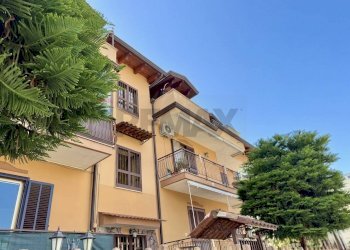 Edificio all\'aperto - Attico VIA MONSIGNOR S. CAVALLO
 
8, Mugnano di Napoli - foto 1