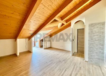 Stanza vuota - Attico VIA MONSIGNOR S. CAVALLO
 
8, Mugnano di Napoli - foto 5