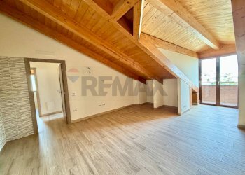 Stanza vuota - Attico VIA MONSIGNOR S. CAVALLO
 
8, Mugnano di Napoli - foto 6