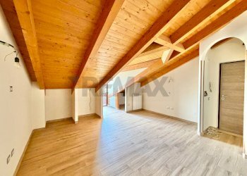 Stanza vuota - Attico VIA MONSIGNOR S. CAVALLO
 
8, Mugnano di Napoli - foto 8