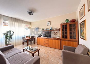 Sala da pranzo - Bilocale Piazza Di Vittorio
 
1, San Giuliano Milanese - foto 1