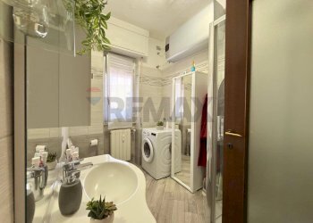 Bagno - Bilocale Piazza Di Vittorio
 
1, San Giuliano Milanese - foto 11