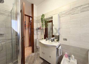 Bagno - Bilocale Piazza Di Vittorio
 
1, San Giuliano Milanese - foto 12