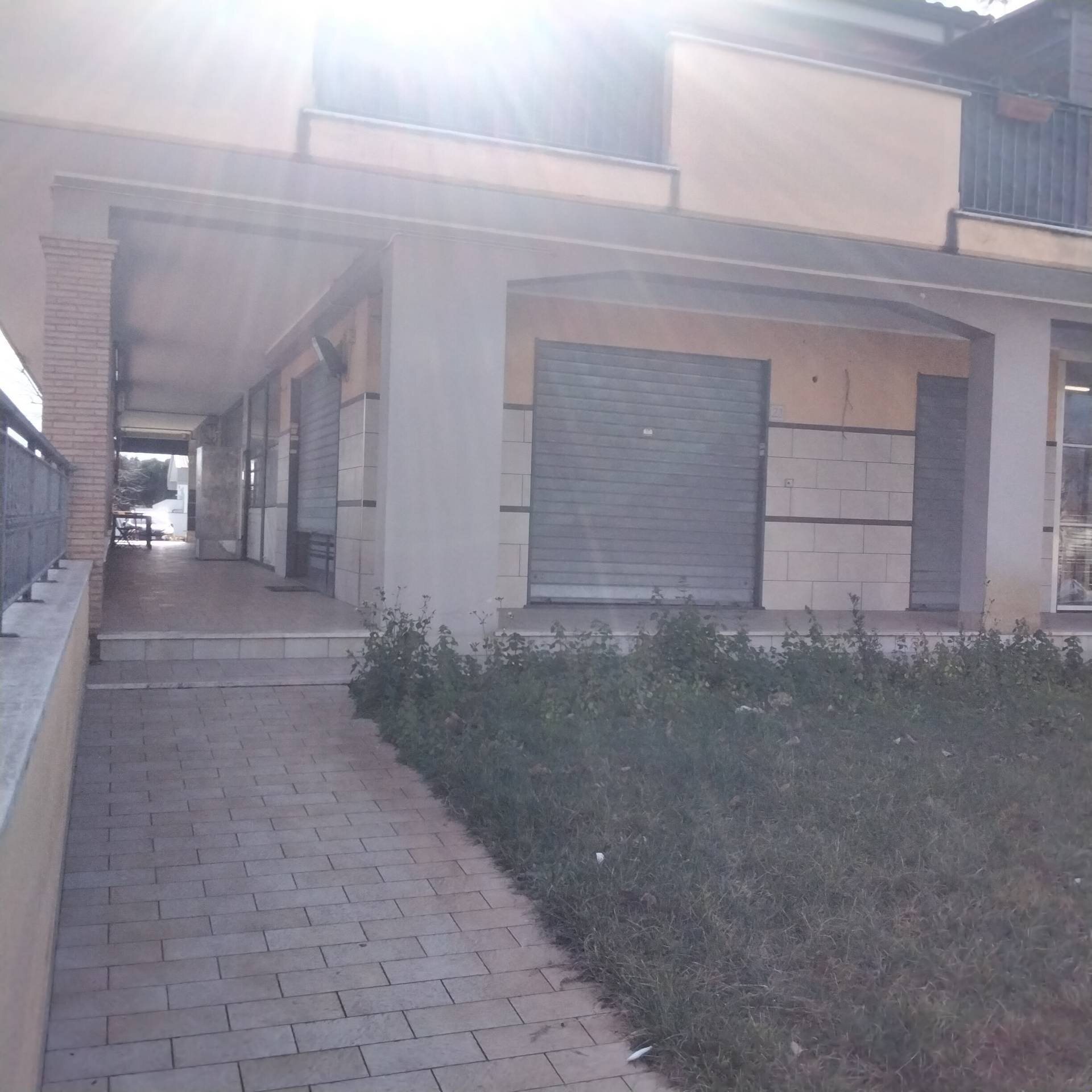 Foto 1 - Locale Commerciale via delle Trincea delle Frasche, Fiumicino - foto 1