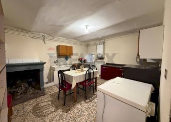 Sala da pranzo - Semi-detached house salita chiaia
 
20, Mirabello Sannitico - photo 9