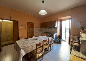 Sala da pranzo - Apartment via Santa Lucia
4, Ripalimosani - photo 3