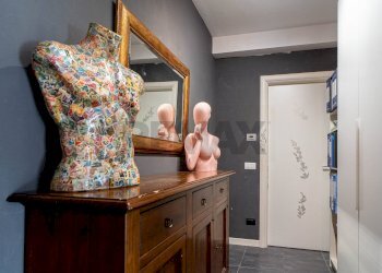 Hall / corridoio - Three-room apartment Louis Armstrong
 
7, Parma - photo 10