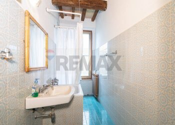 Bagno - Semi-detached house strada cimitero Ragazzola
 
6, Roccabianca - photo 9