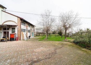 Casa all\'aperto - Semi-detached house strada cimitero Ragazzola
 
6, Roccabianca - photo 19