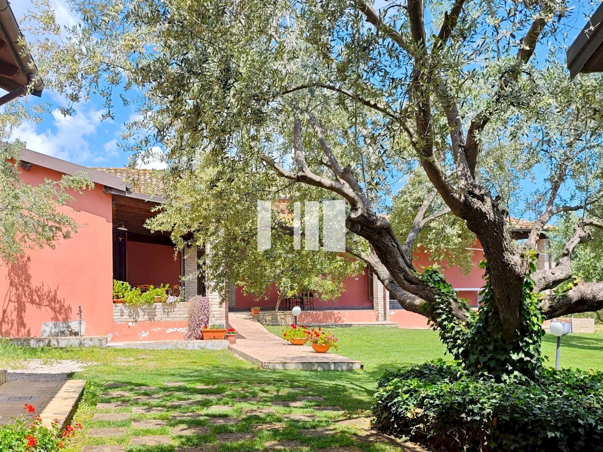 Foto 1 - Villa Località Volpe
 
7, Roseto degli Abruzzi - photo 1