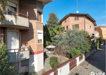 Porzione di casa Modena - foto 9