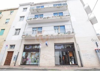 Foto 2 - Commercial Premises VIA MANZONI
33, Nuoro - photo 2