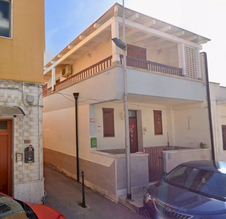Facciata - Villa via Paolucci, Pulsano - foto 1