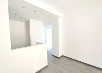 Corridoio - Two-room apartment via Alessandro Volta, 90, Saronno - photo 6