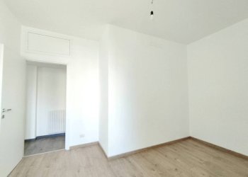 Camera da letto - Bilocale via Alessandro Volta, 90, Saronno - foto 17