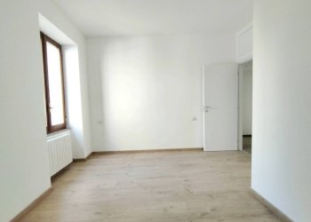 Camera da letto - Bilocale via Alessandro Volta, 90, Saronno - foto 19
