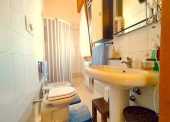 Bagno - Bilocale Cascina Serbelloni, 10, Pregnana Milanese - foto 9