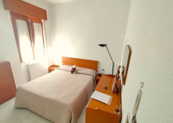 Camera da letto - Bilocale Cascina Serbelloni, 10, Pregnana Milanese - foto 13